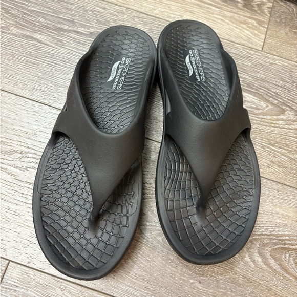 Skechers Other - Skechers Men's Black Textured Flip Flops